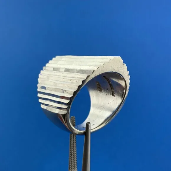 Vintage Taxco 925 Sterling Silver Textured Diamond Cut Statement Finger Ring - Picture 6 of 9